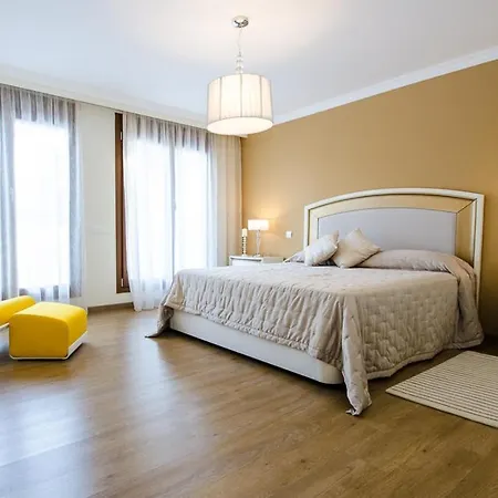 Villa Xiv *